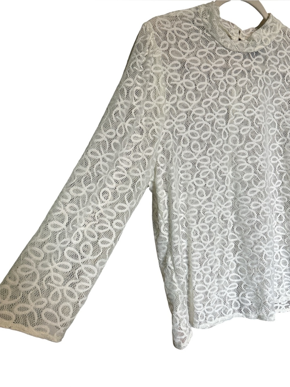 Gap mock turtleneck cream puff sleeve lace top - Picture 3 of 10